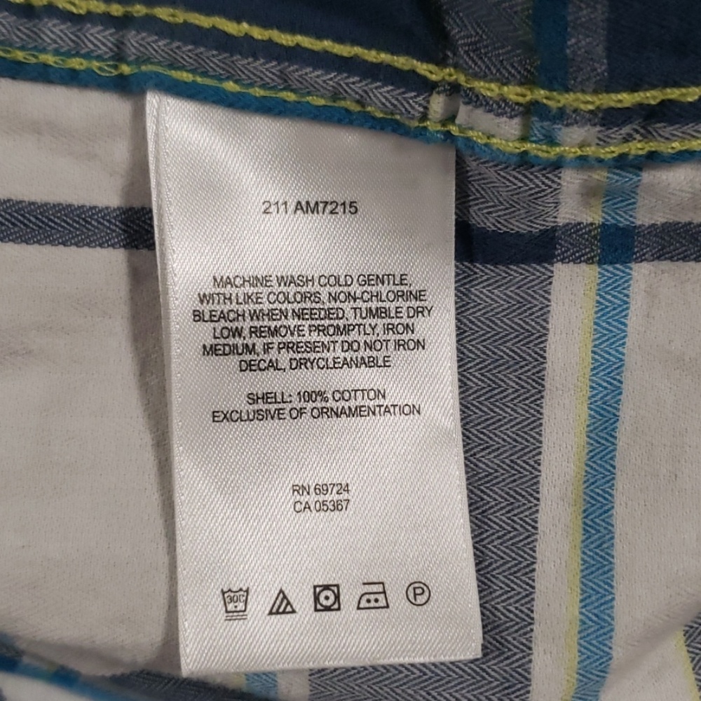 Lightweight Button Down - Picture 4 of 4